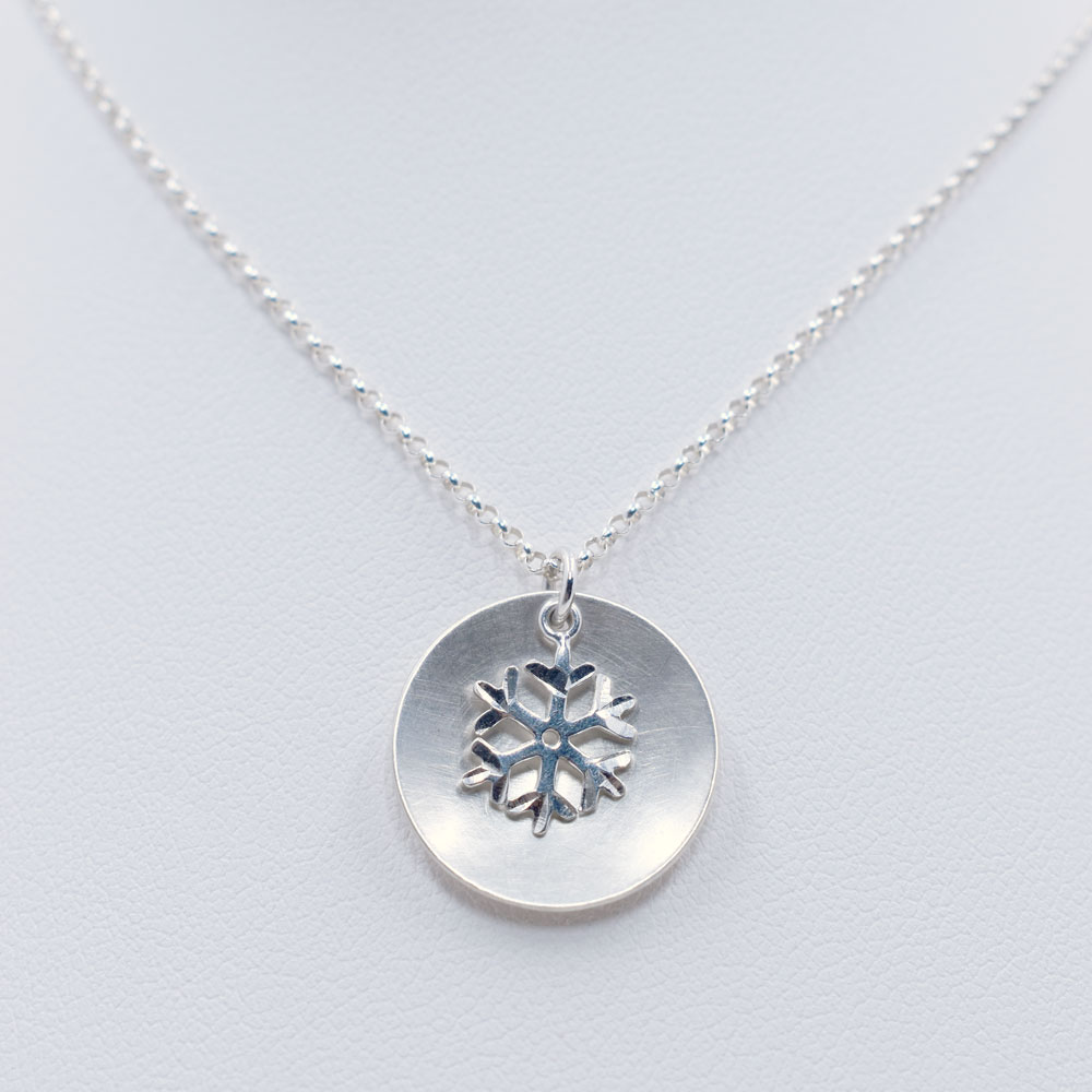 SN26 Snowflake Necklace - Delicate Designs